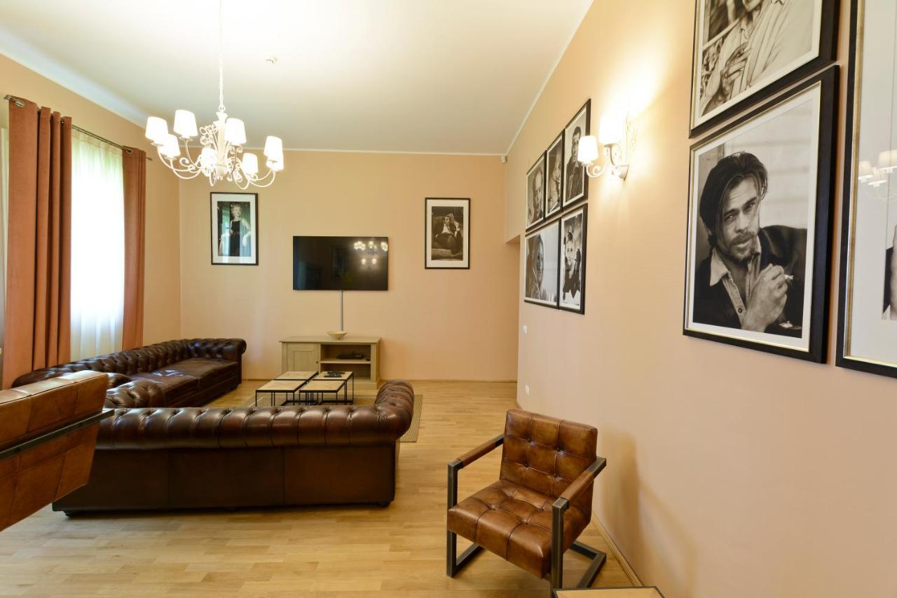 Pensiunea Elphin Târgu-Mureş Extérieur photo