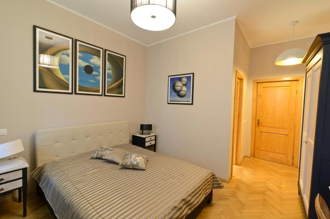 Pensiunea Elphin Târgu-Mureş Extérieur photo