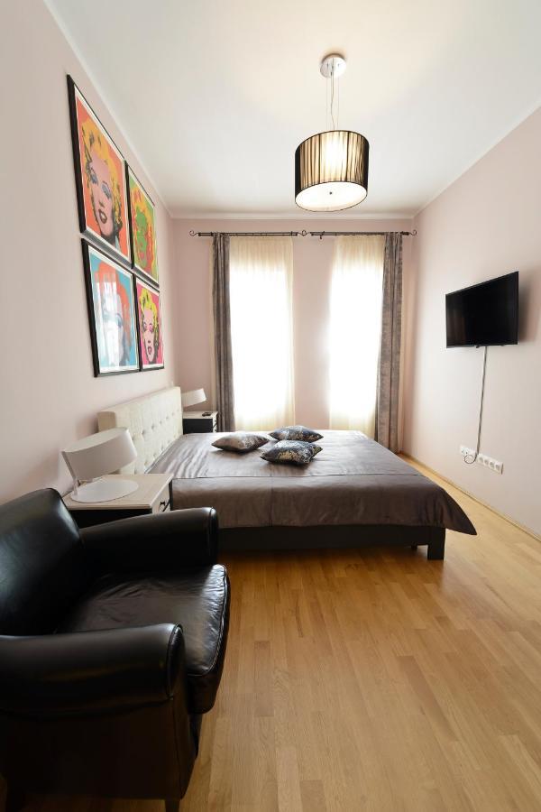 Pensiunea Elphin Târgu-Mureş Extérieur photo
