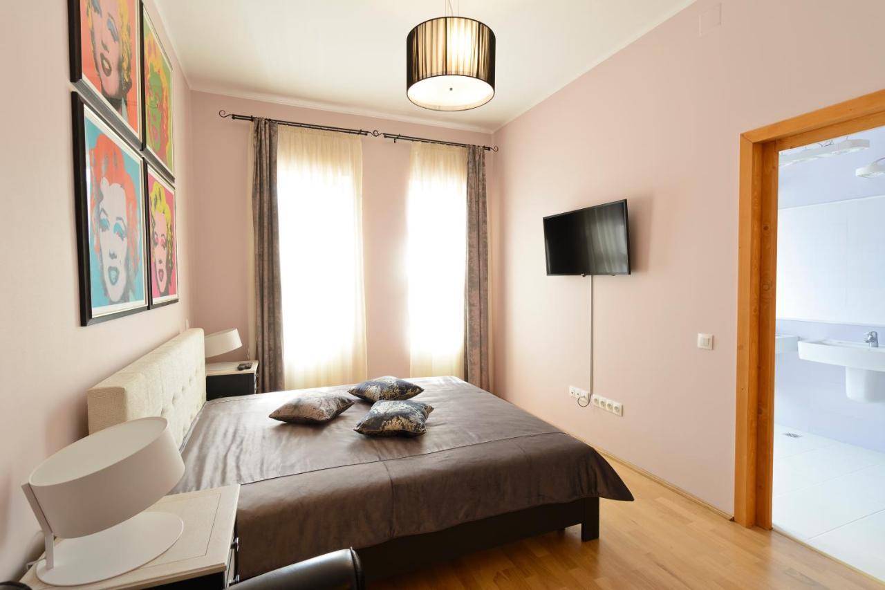 Pensiunea Elphin Târgu-Mureş Extérieur photo