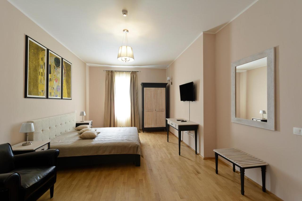 Pensiunea Elphin Târgu-Mureş Extérieur photo