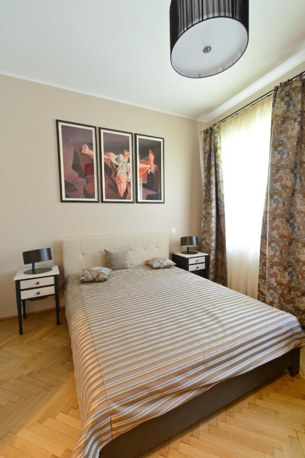 Pensiunea Elphin Târgu-Mureş Extérieur photo