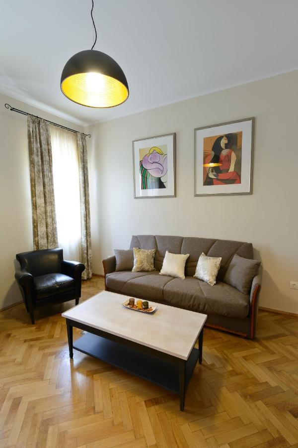 Pensiunea Elphin Târgu-Mureş Extérieur photo
